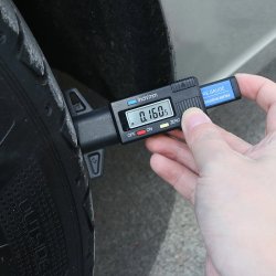 M002D CYFROWY MIERNIK GŁĘBOKOŚCI WYSOKOŚCI BIEŻNIKA OPON-M003