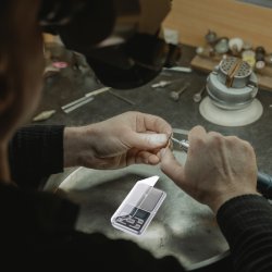 N164 WAGA JUBILERSKA ELEKTRONICZNA 200g/0,01g NA BATERIE mała kieszonkowa E056