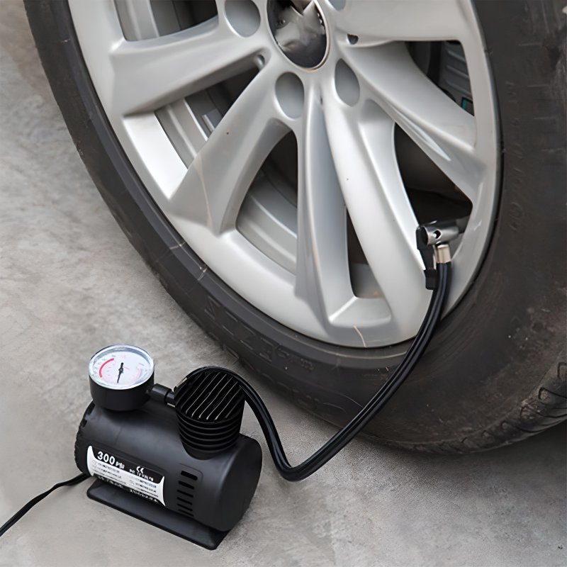 M003C   KOMPRESOR SAMOCHODOWY SPRĘŻARKA POMPKA 300 PSI 12V -E080 mały czarny