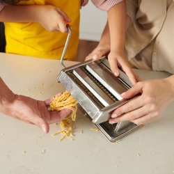 M002E   MASZYNKA DO MAKARONU CIASTA PIEROGÓW LASAGNE 3w1 -O171