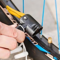 M046B (ALEJA2) Z001   POMPKA NOŻNA DWUTŁOKOWA SAMOCHODOWA ROWEROWA MOCNA -M052