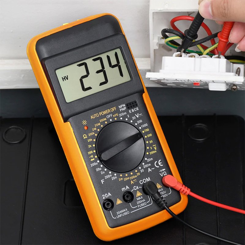 M004A   CYFROWY MIERNIK PRĄDU MULTIMETR TESTER NAPIĘCIA  -E208