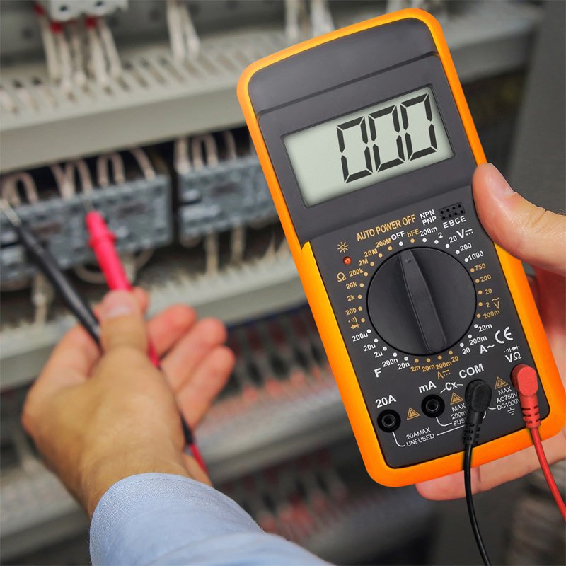 M004A   CYFROWY MIERNIK PRĄDU MULTIMETR TESTER NAPIĘCIA  -E208