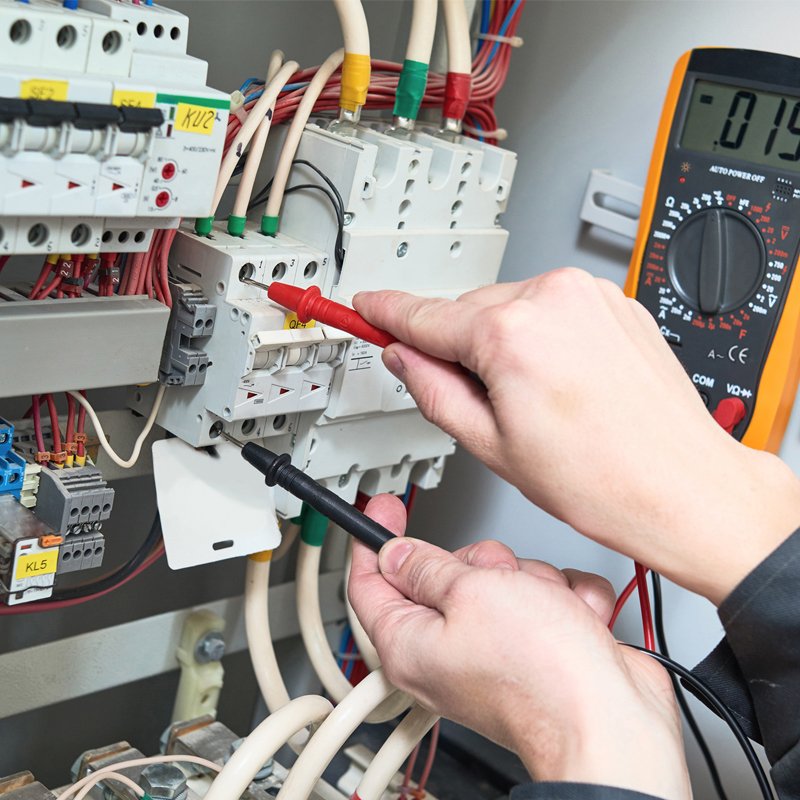 M004A   CYFROWY MIERNIK PRĄDU MULTIMETR TESTER NAPIĘCIA  -E208