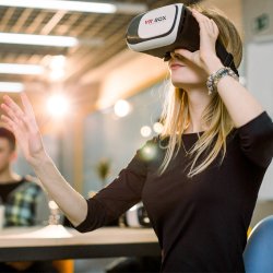 M002.5   OKULARY VR GOGLE 3D + KONTROLER BLUETOOTH-E242