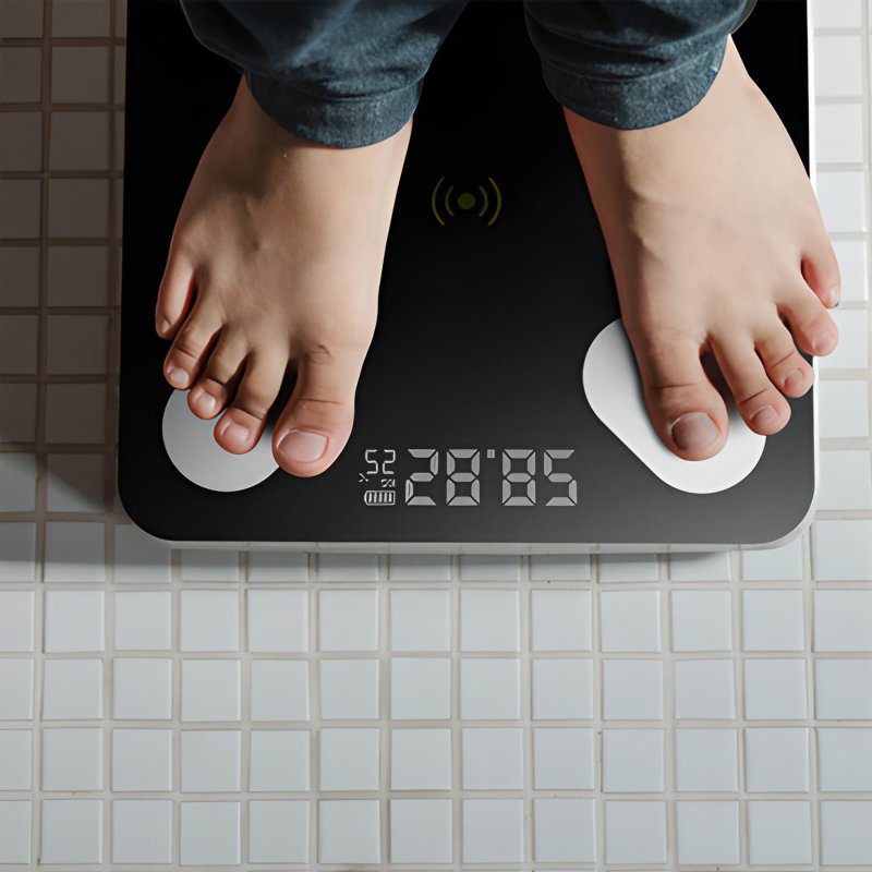 M002E    WAGA ŁAZIENKOWA ANALITYCZNA SLIM 180KG SMART+ 17w1 - czarna E032