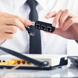 N122 ADAPTER ROZGŁAŁĘŹNIK 1000 MB/S LAN RJ45 3xRJ45 FTP -E397