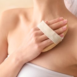 M003F   SZCZOTKA DO MASAŻU CIAŁA NA SUCHO ANTYCELLULITOWA -U122