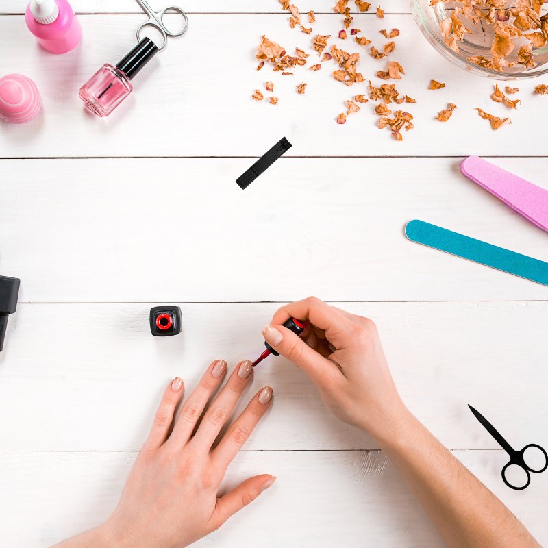 M002E ZESTAW PRZYBORNIK DO MANICURE PEDICURE PAZNOKCI -U089