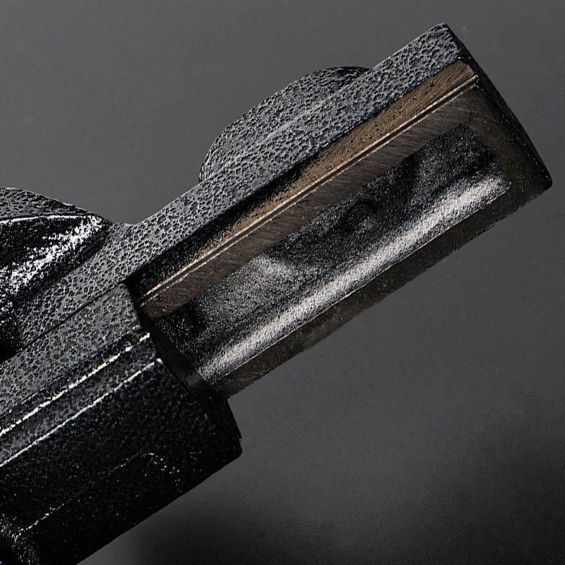 M071D (ALEJA3) Z002D IMADŁO STOŁOWE OBROTOWE ŚLUSARSKIE ŻELIWNE 125 MM SZCZĘKI MAŁE Z KOWADŁEM - O649