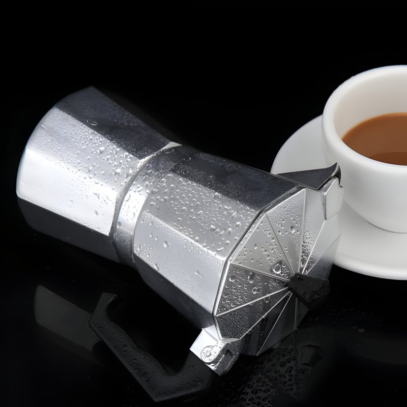 M004B    KAWIARKA ALUMINIOWA ZAPARZACZ EKSPRES DO KAWY ESPRESSO 600ML PŁYTA GAZ O135