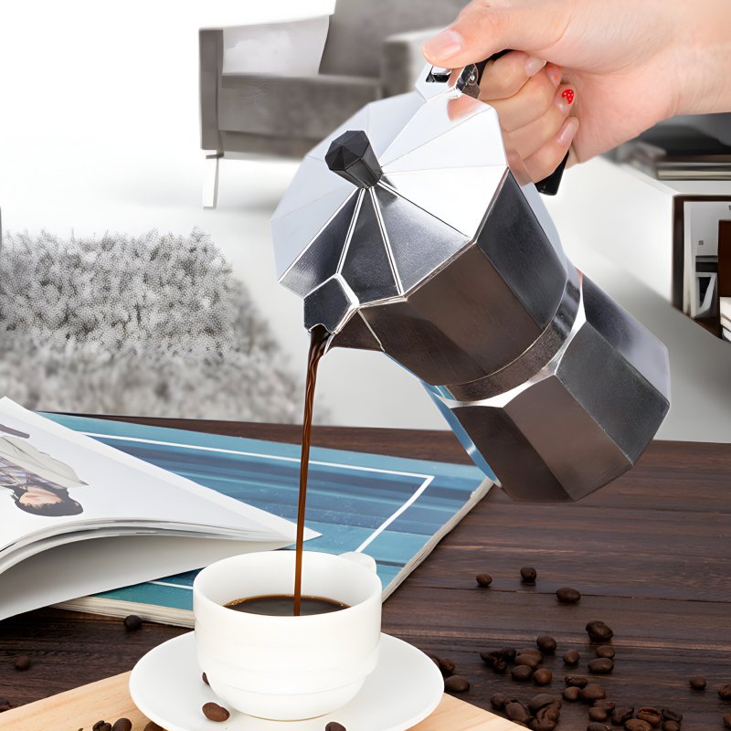 M004B    KAWIARKA ALUMINIOWA ZAPARZACZ EKSPRES DO KAWY ESPRESSO 600ML PŁYTA GAZ O135