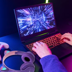 M003A SŁUCHAWKI DLA DZIECI BLUETOOTH KOCIE USZY KOT LED RGB NAUSZNE MIKROFON -E720-1 FIOLETOWE