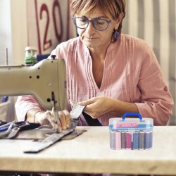 N228 ZESTAW KRAWIECKI NICI IGŁY DO SZYCIA W PUDEŁKU - wysyłamy błękitny O092-6